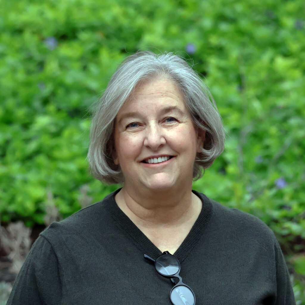 Kim Snodgrass Headshot