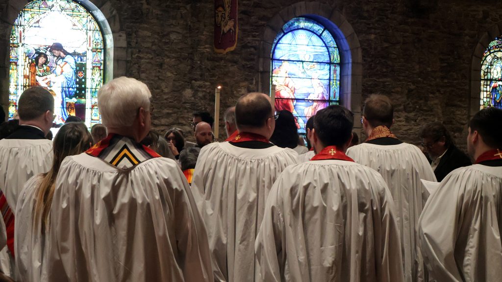 Clergy Facing the Gospel