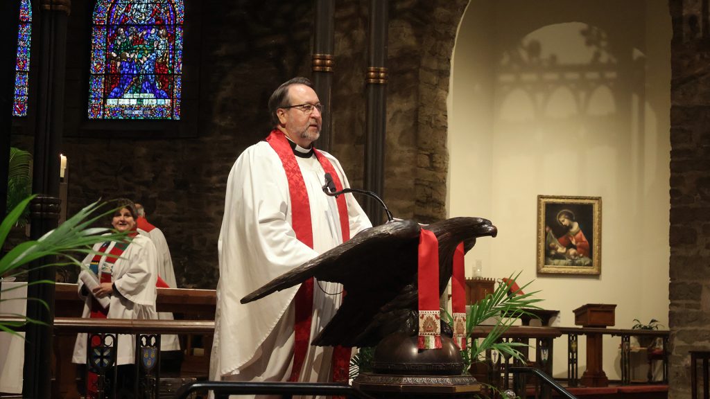 Fr Keyse addressing congregation